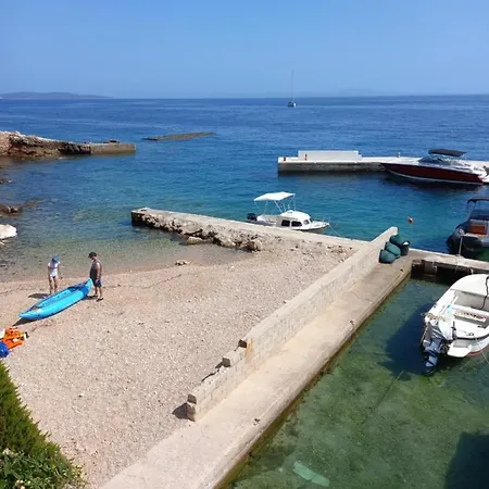 House Marina 30m From The Sea