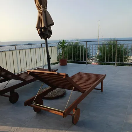 House Marina 30m From The Sea Apartament